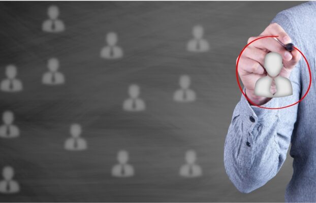 What Is a Niche Market in 2025: A Simple Guide with 9 Examples